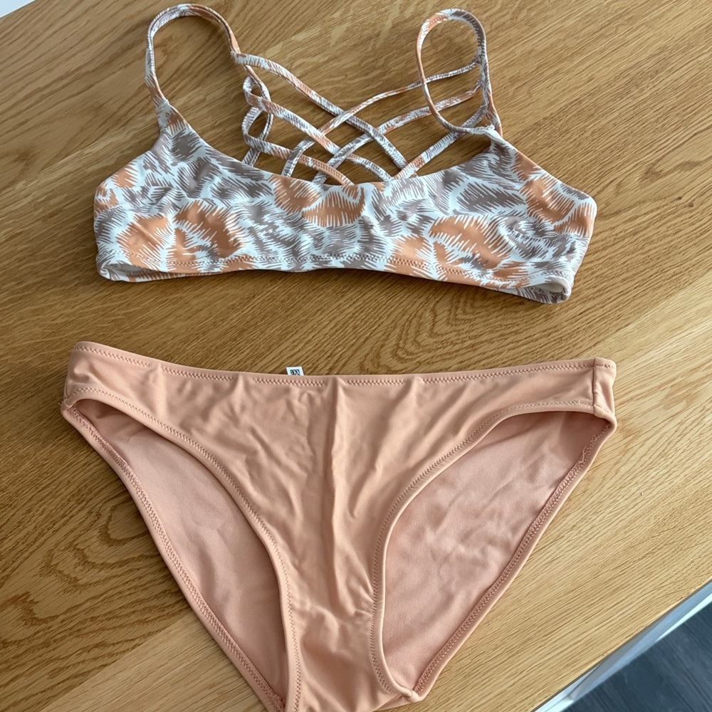 Aerie Peach and White Bikini Set
